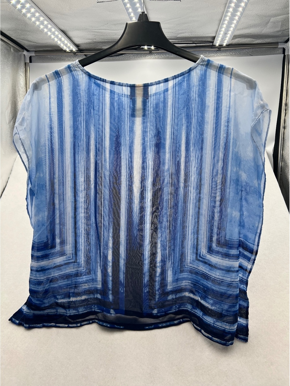 Ruby Rd Women’s Medium Blue White Sheer Poncho Blouse Abstract Print Flowy Top